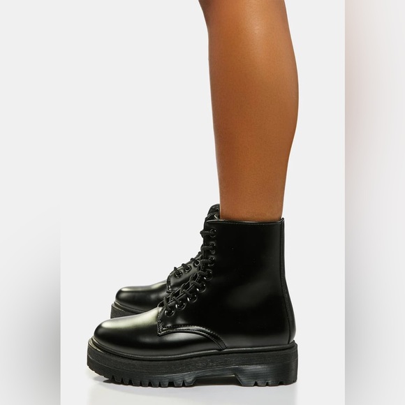 Qupid Women's Chunky Lace Up Combat Black Leather Boots Size 8 NWT - Picture 3 of 10